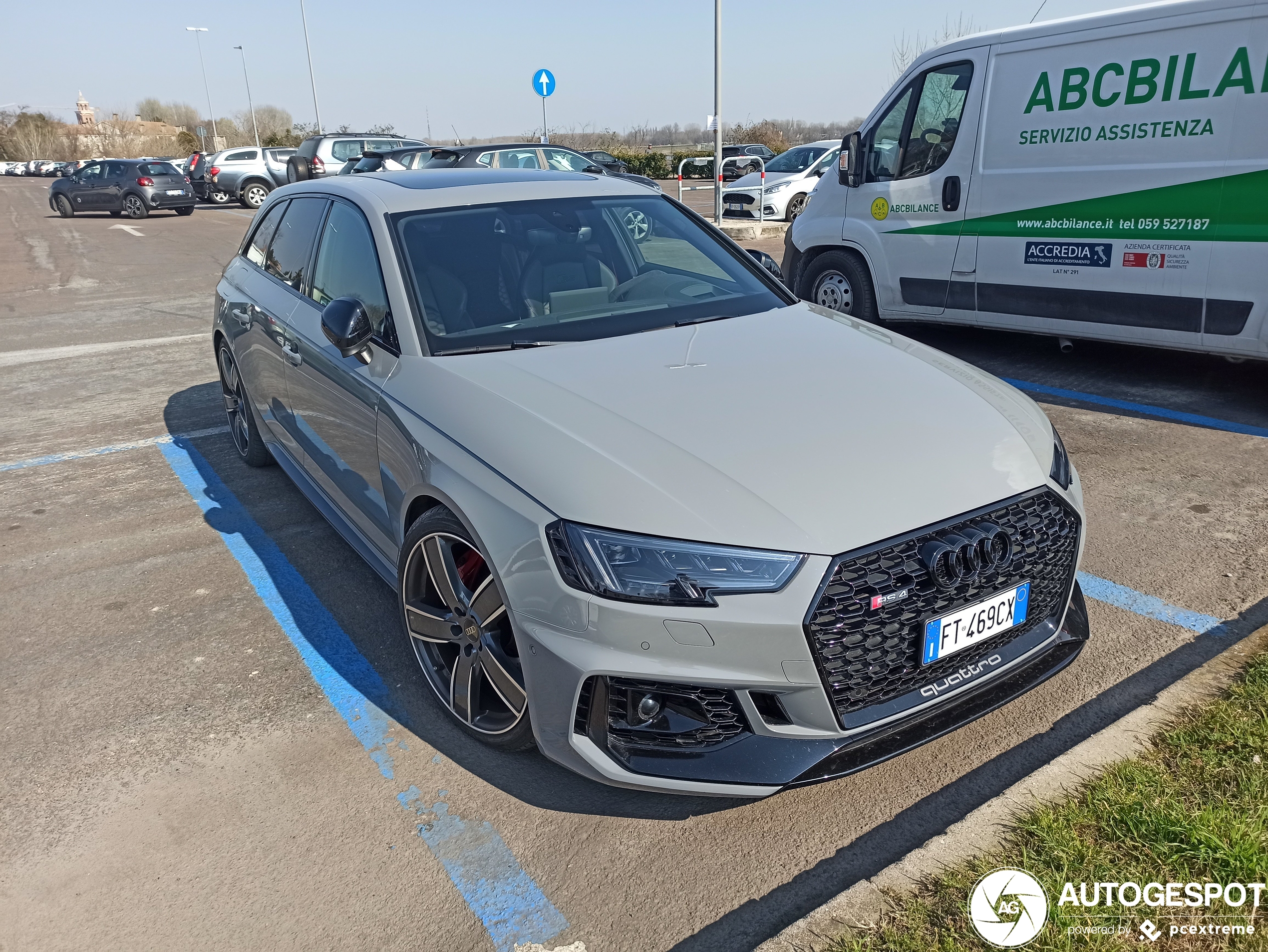 Audi RS4 Avant B9