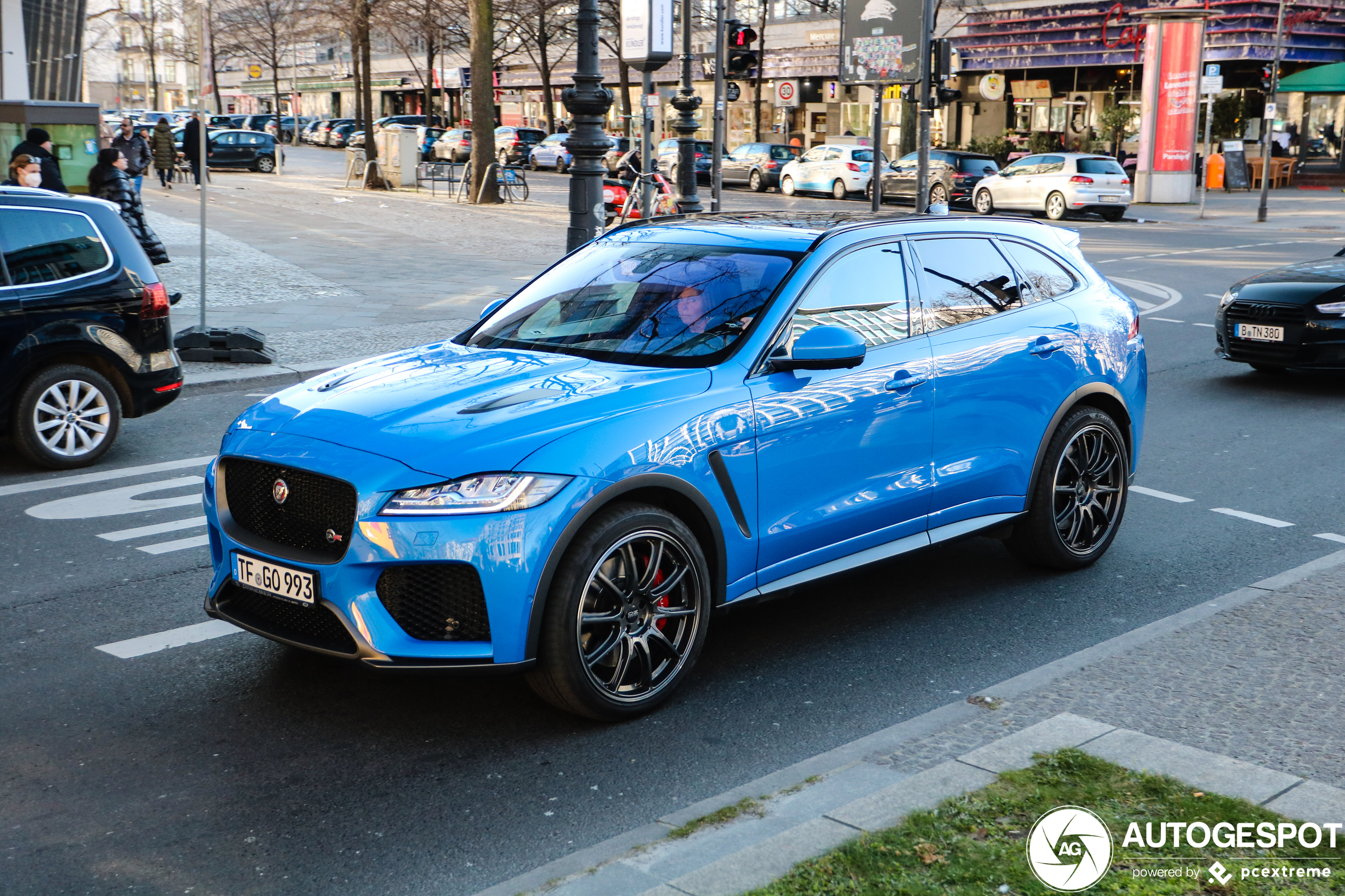 Jaguar F-PACE SVR