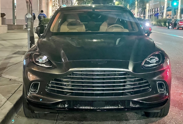 Aston Martin DBX