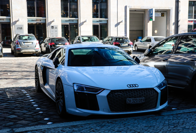 Audi R8 V10 Plus 2015