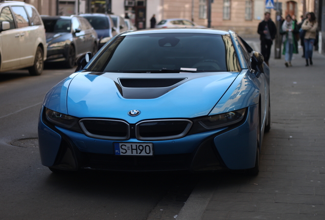 BMW i8