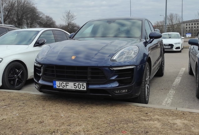 Porsche 95B Macan GTS