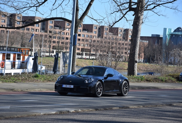 Porsche 992 Carrera 4S