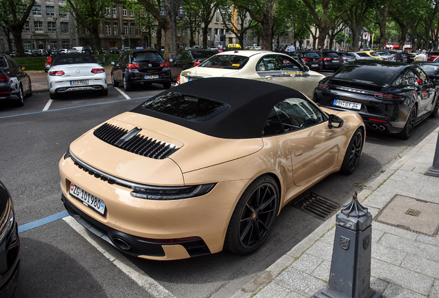 Porsche 992 Carrera 4S Cabriolet