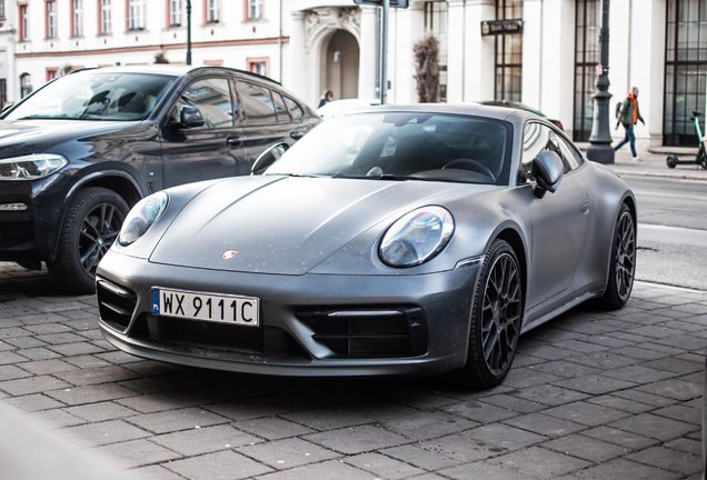 Porsche 992 Carrera 4S