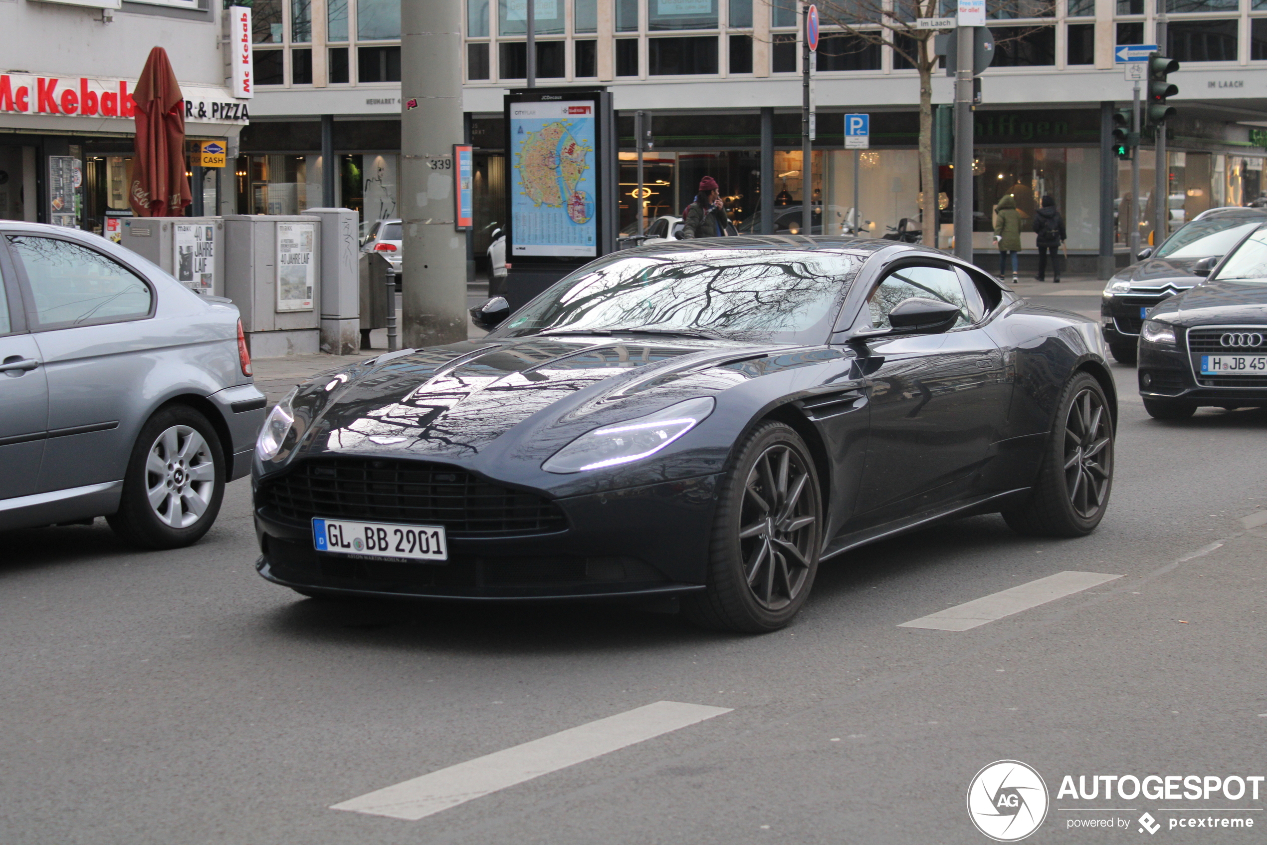 Aston Martin DB11