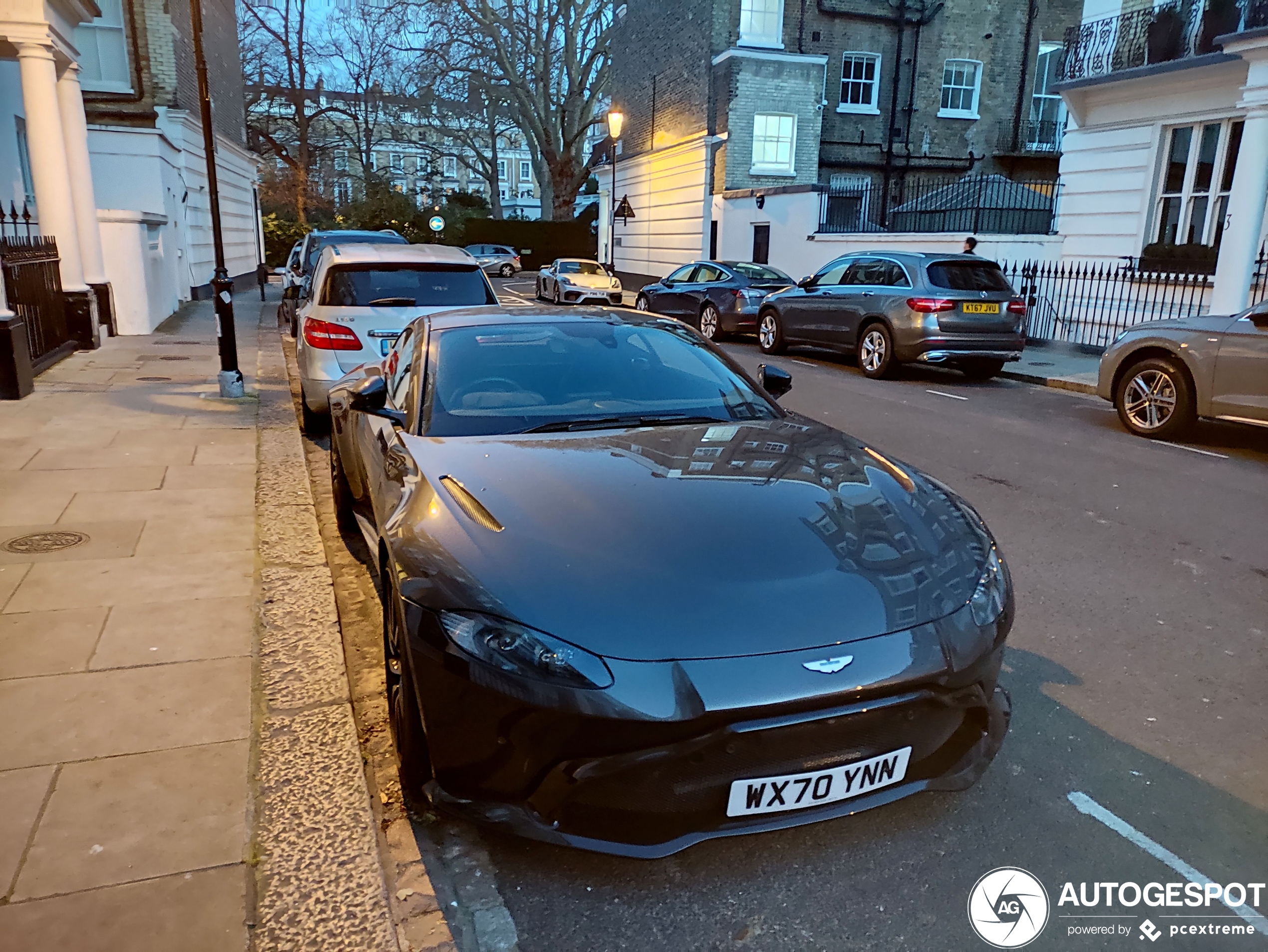 Aston Martin V8 Vantage 2018