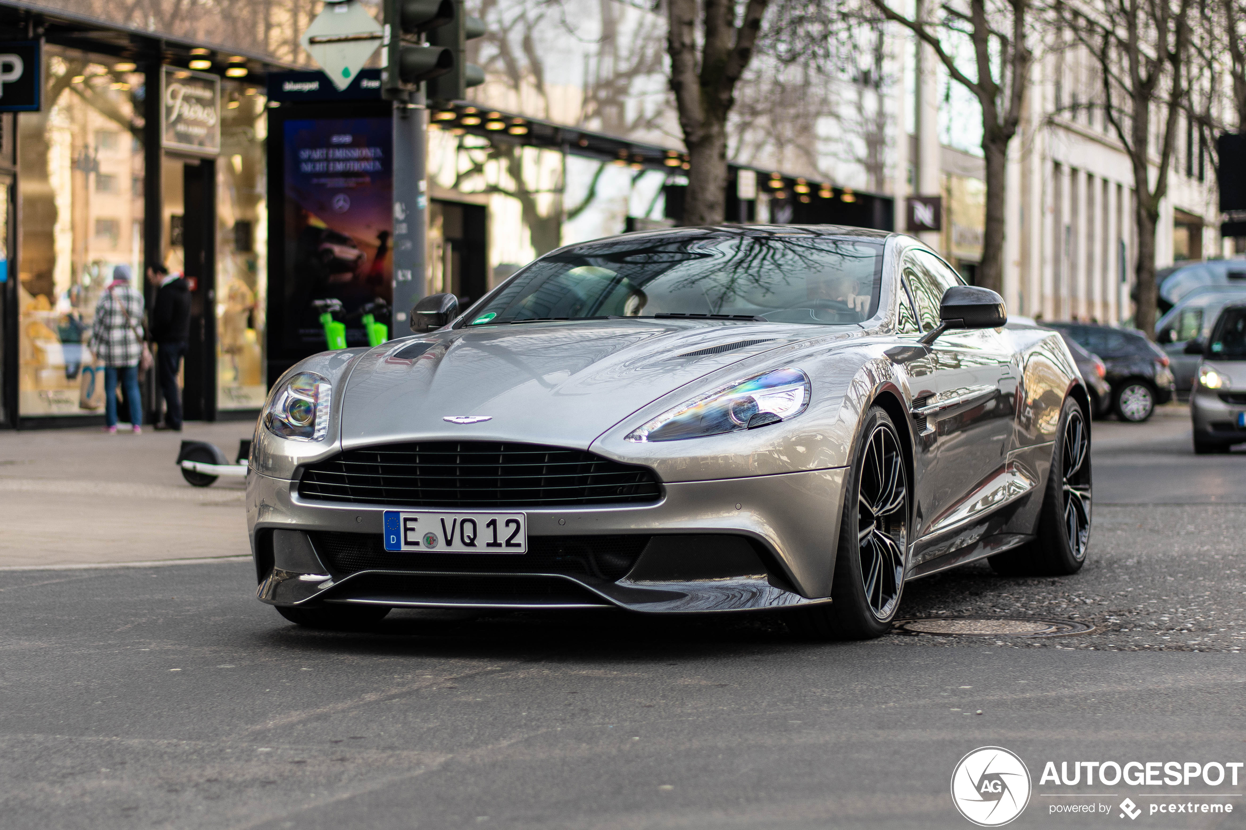 Aston Martin Vanquish 2013