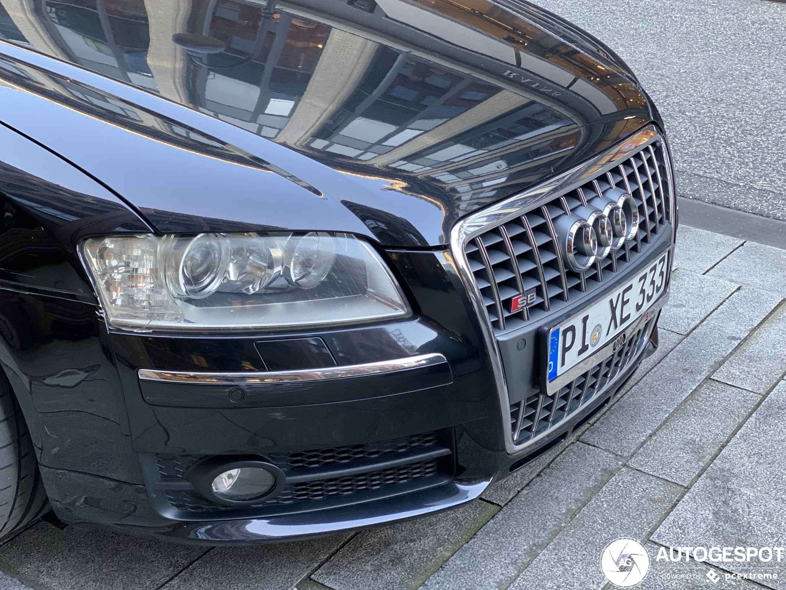 Audi S8 D3