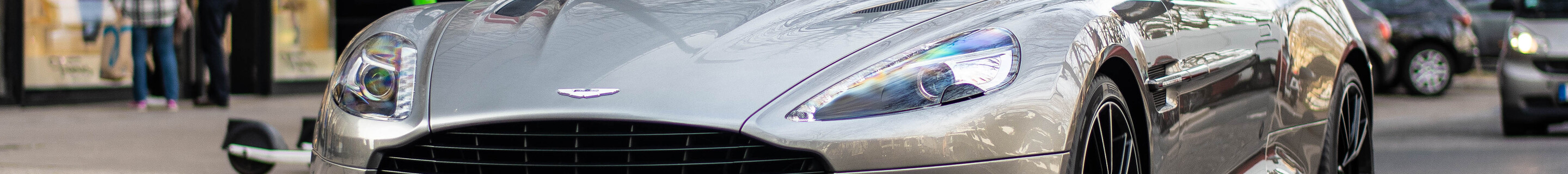 Aston Martin Vanquish 2013