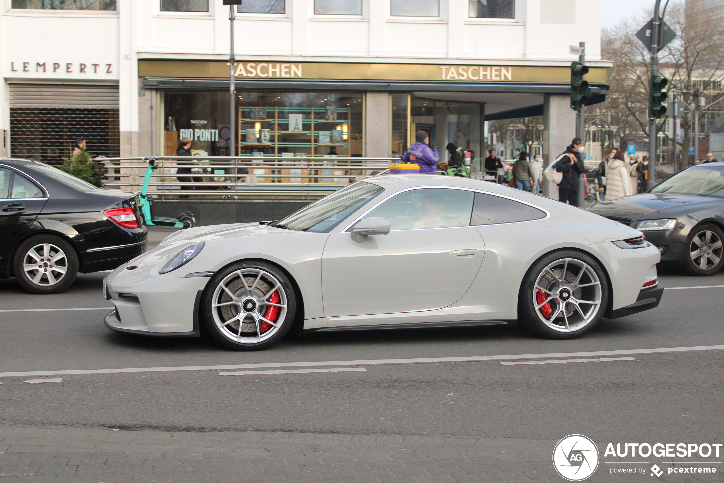 Porsche 992 GT3 Touring