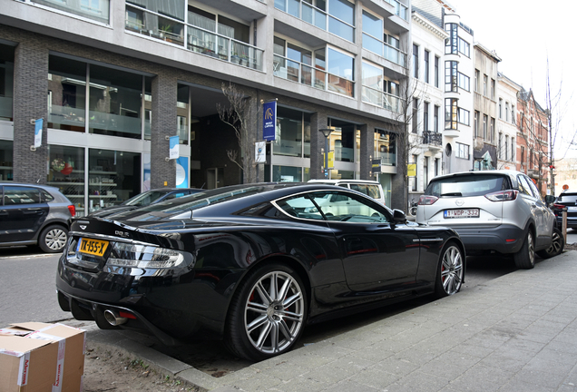 Aston Martin DBS Carbon Black Edition