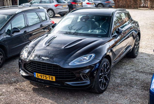 Aston Martin DBX