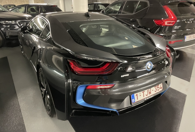 BMW i8