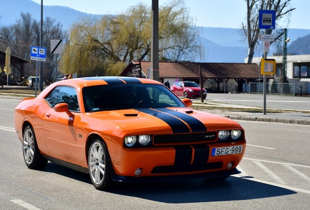 Dodge Challenger SRT-8