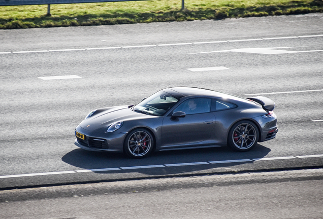 Porsche 992 Carrera 4S