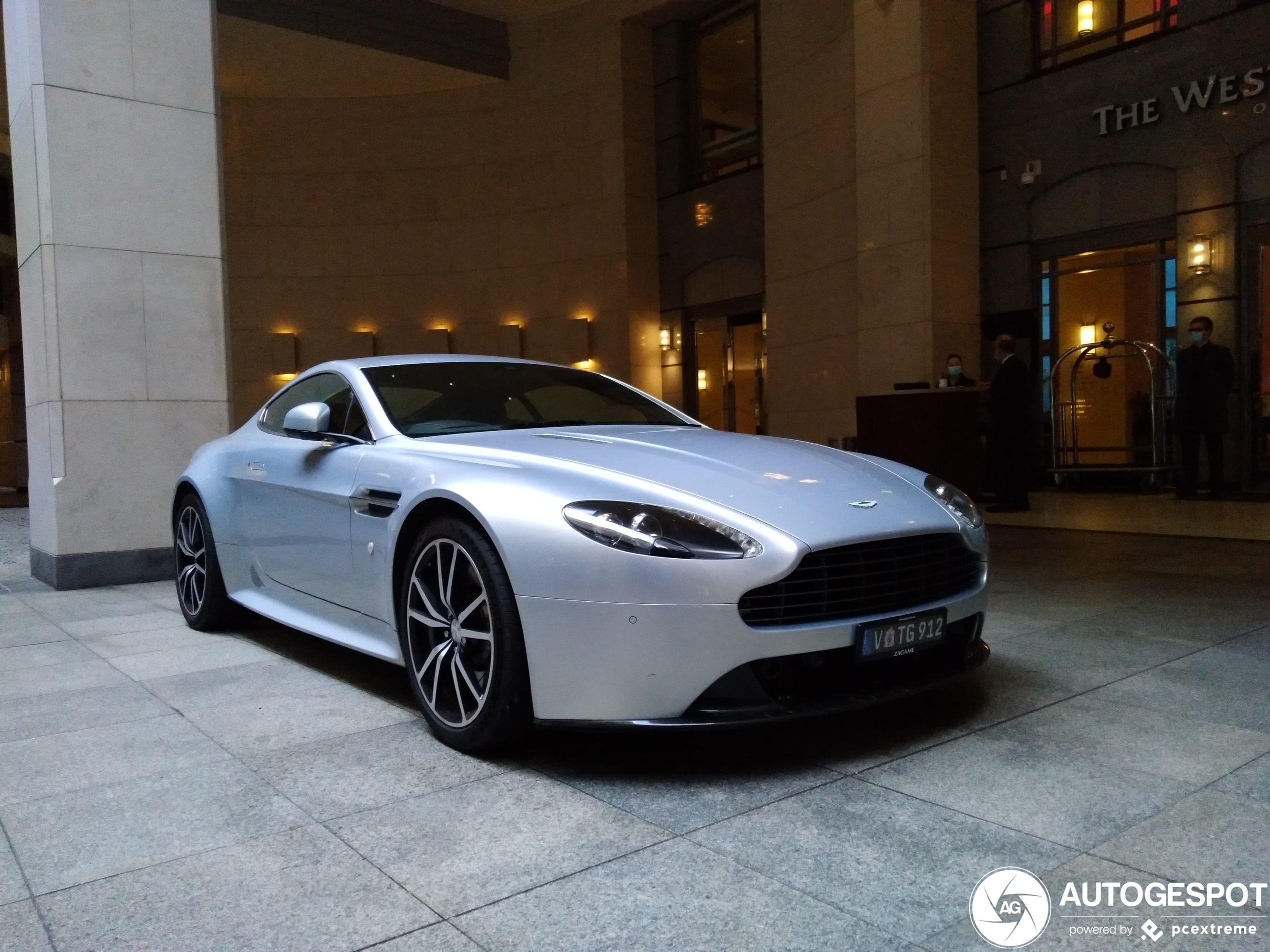 Aston Martin V8 Vantage S