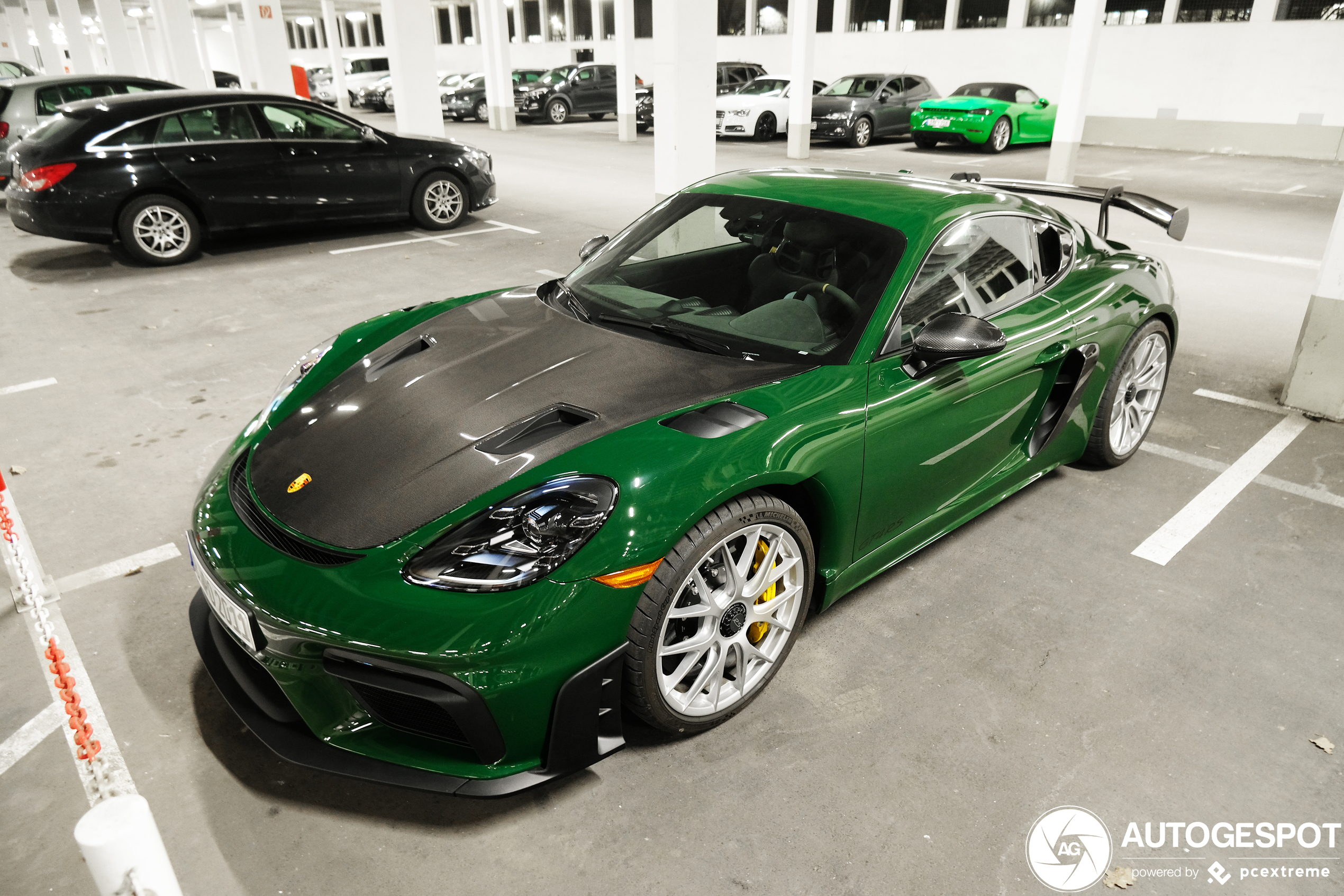 Hallo Porsche Cayman GT4 RS met Weissach Package