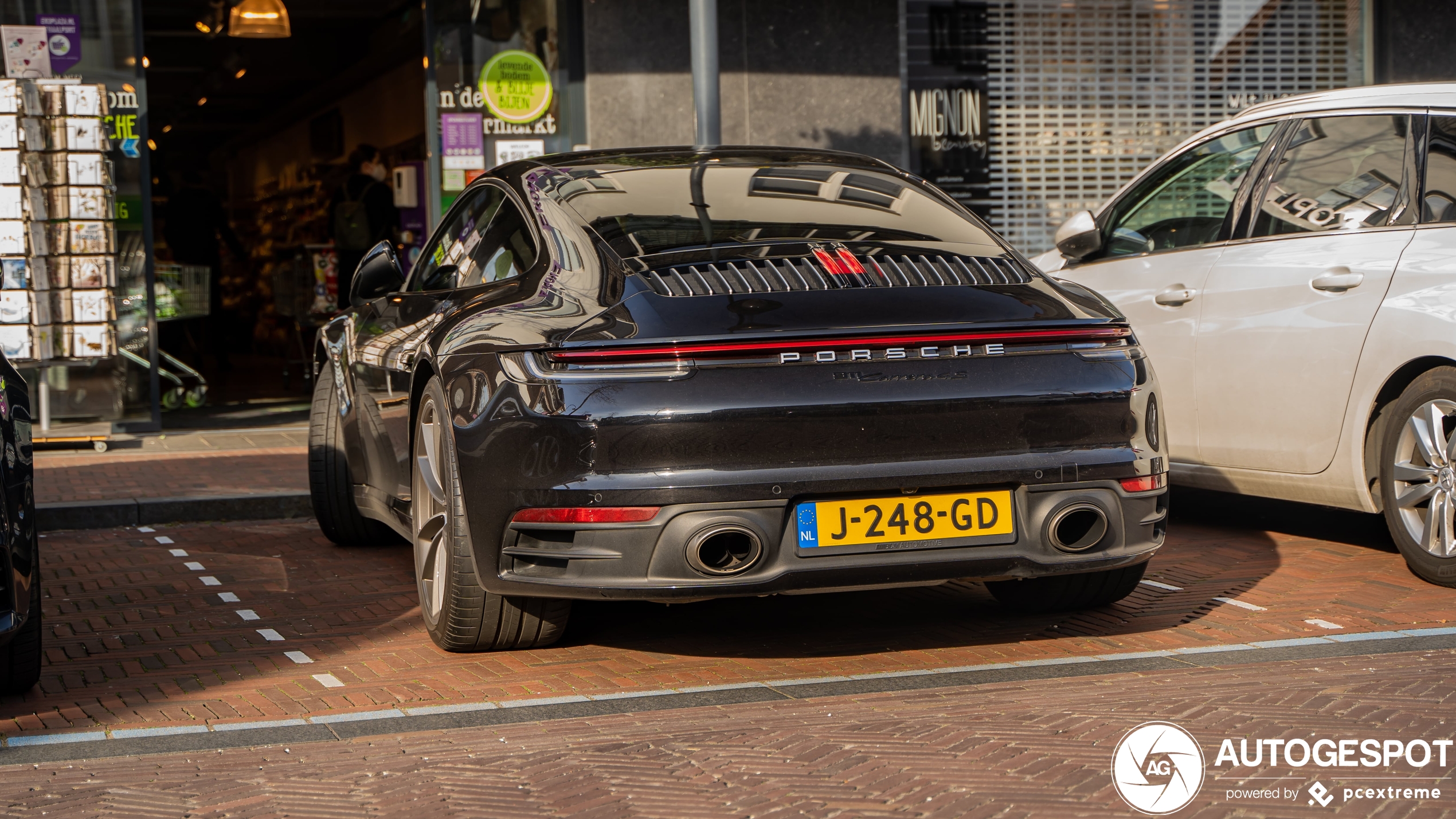 Porsche 992 Carrera 4S