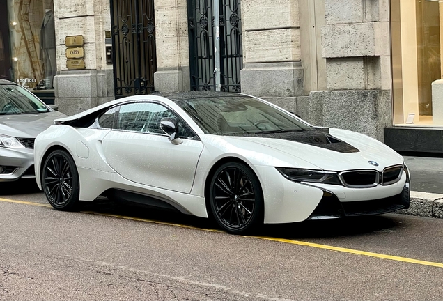 BMW i8