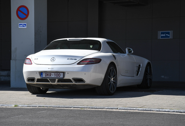 Mercedes-Benz SLS AMG