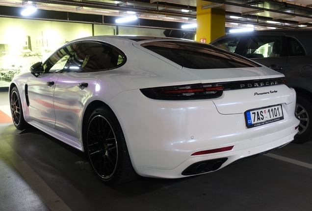 Porsche 971 Panamera Turbo