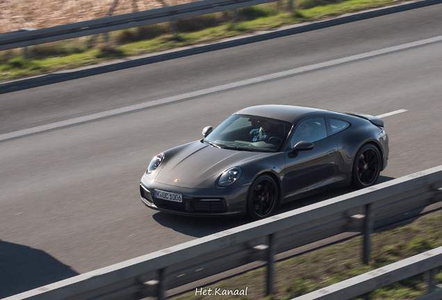 Porsche 992 Carrera 4S