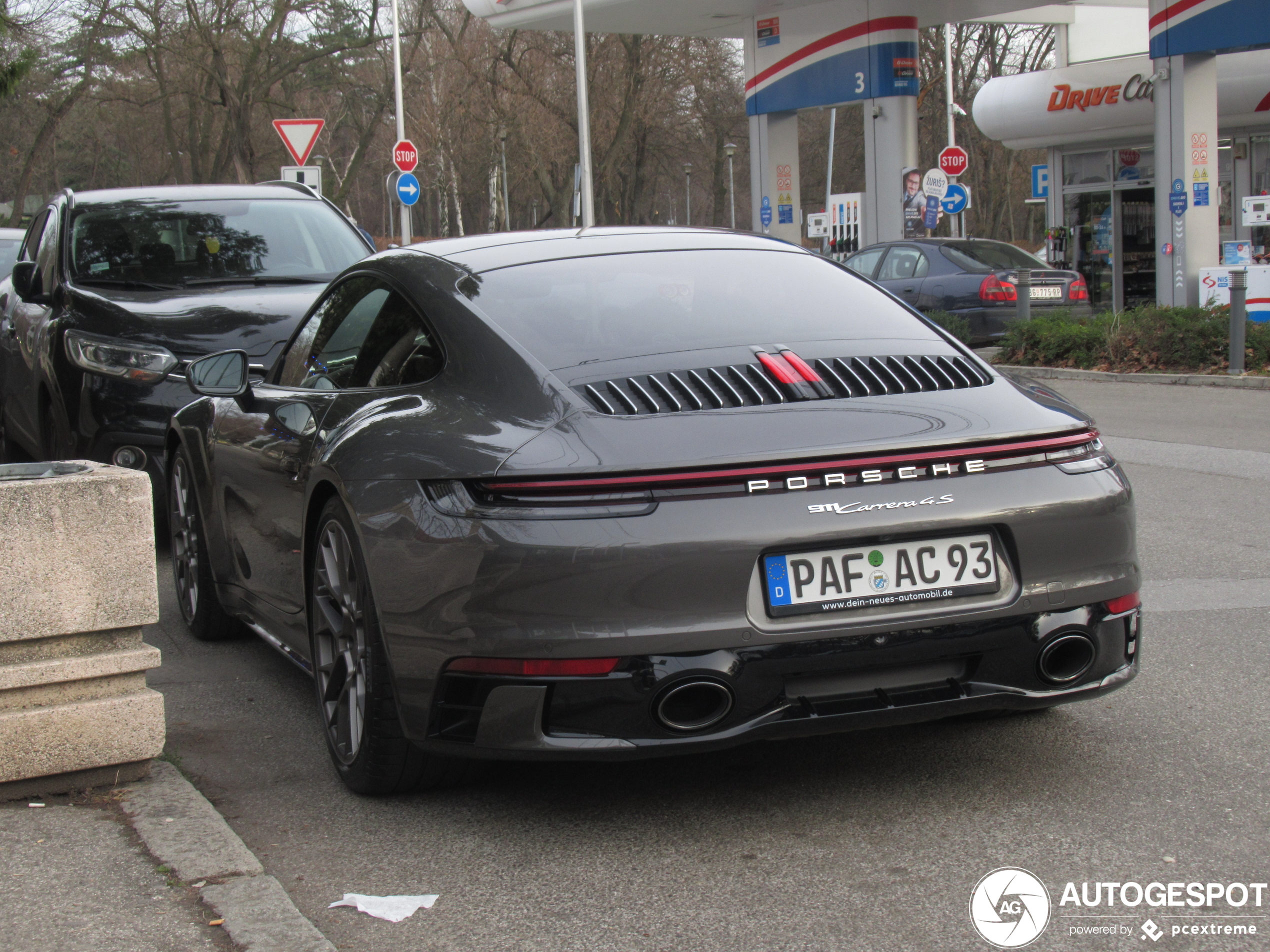 Porsche 992 Carrera 4S