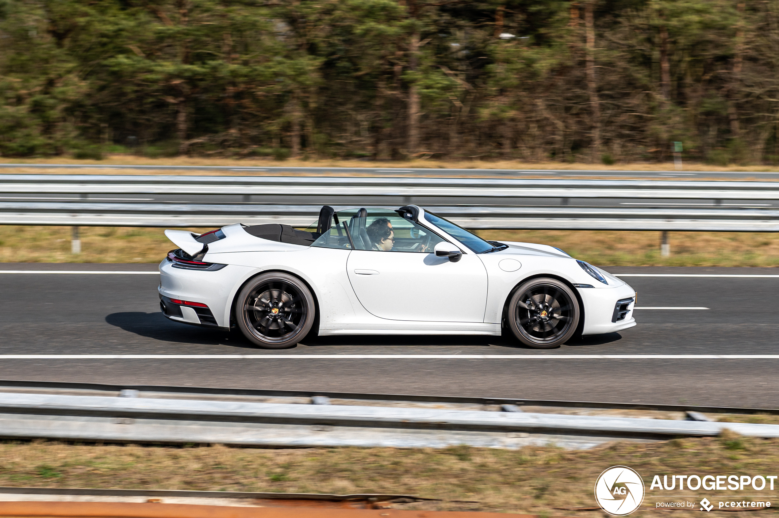 Porsche 992 Carrera 4S Cabriolet