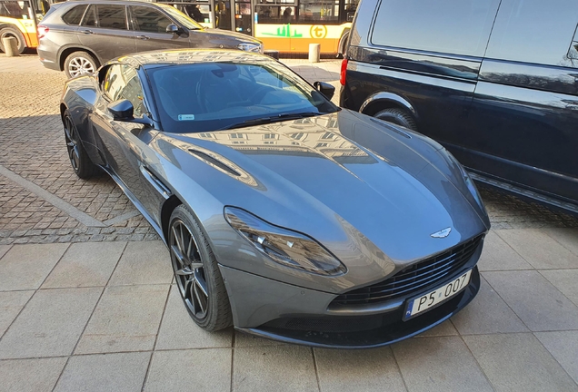 Aston Martin DB11 V8