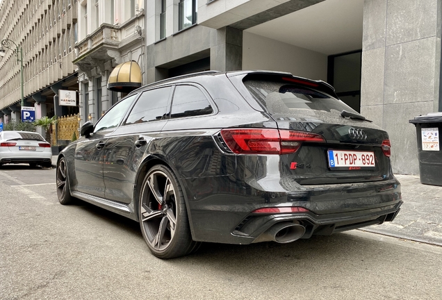 Audi RS4 Avant B9