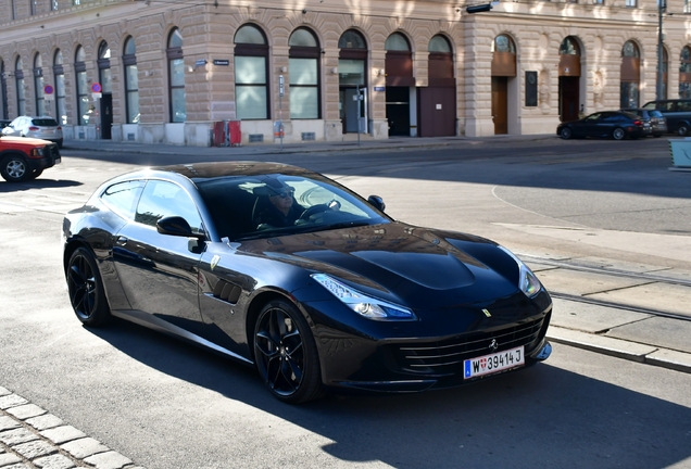 Ferrari GTC4Lusso T