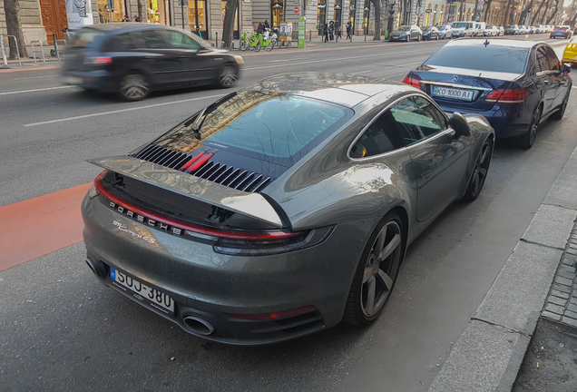 Porsche 992 Carrera 4S