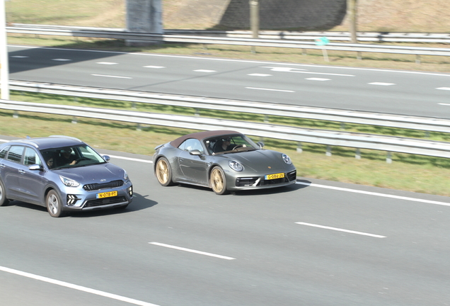 Porsche 992 Carrera 4S Cabriolet