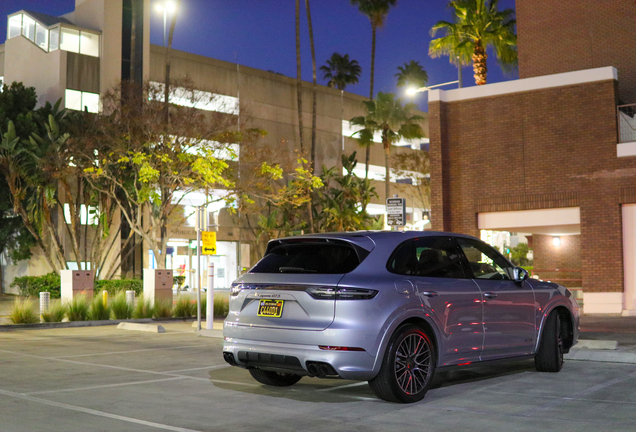 Porsche 9YA Cayenne GTS