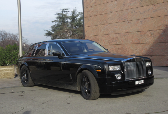 Rolls-Royce Phantom Black