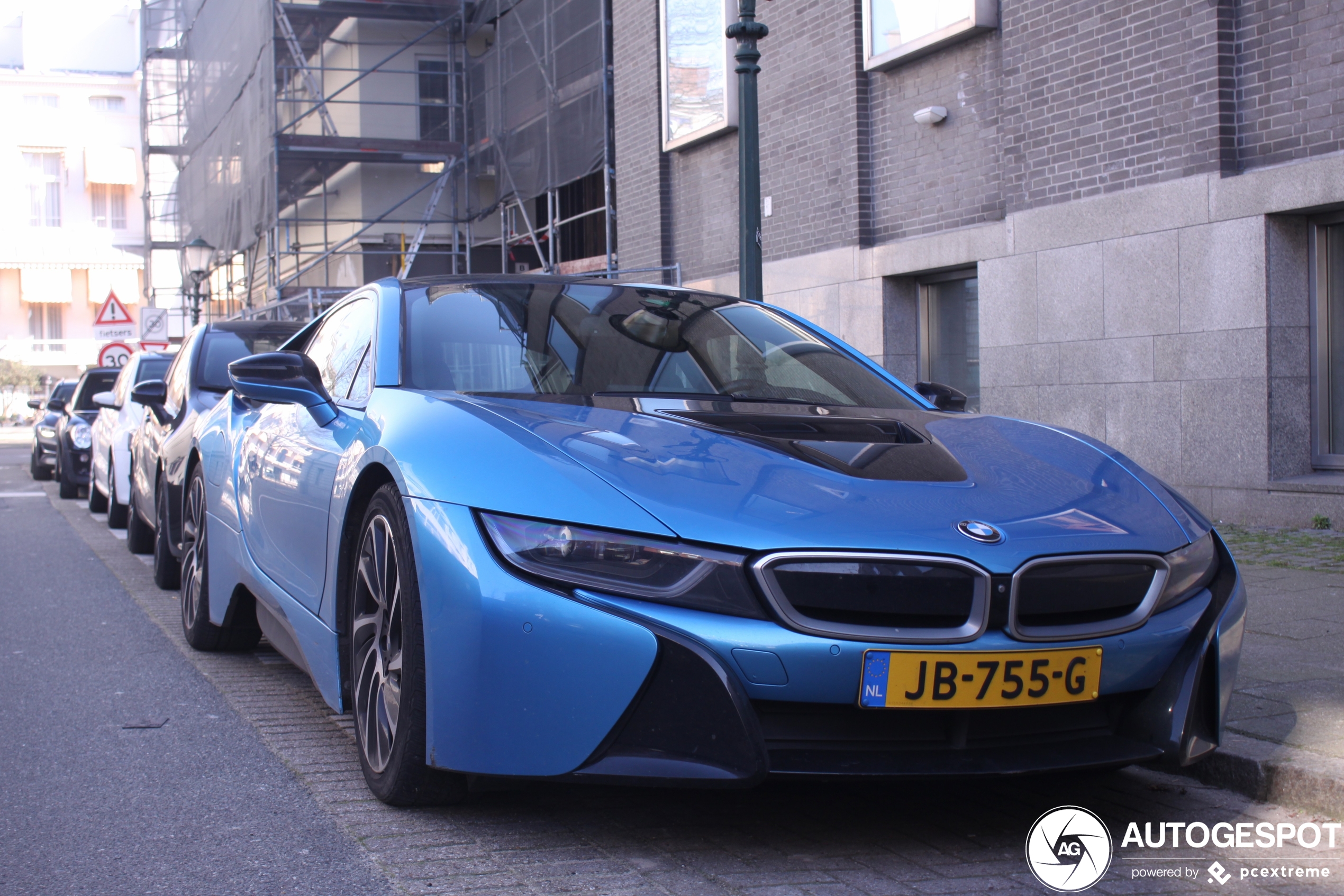 BMW i8