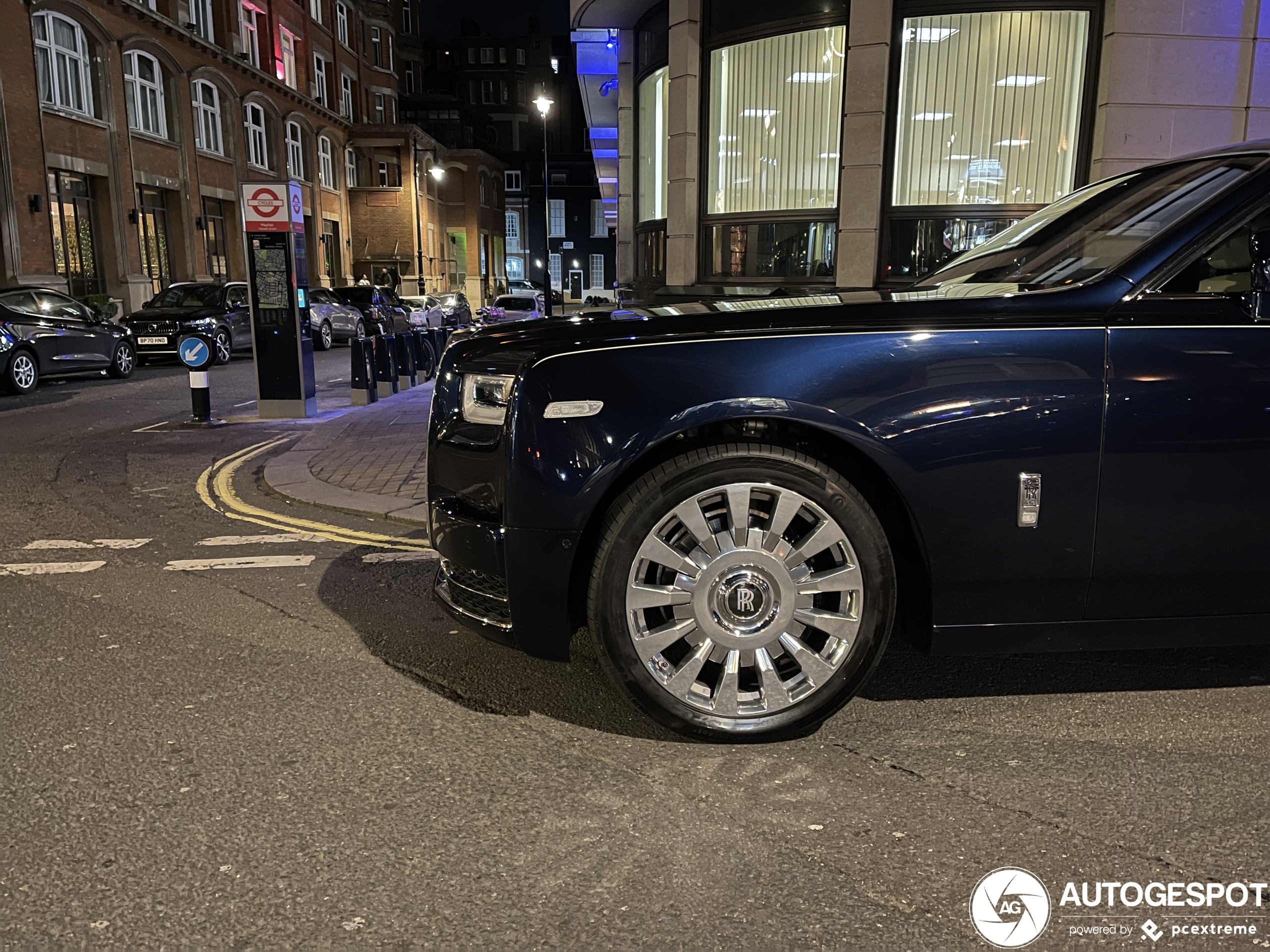 Rolls-Royce Phantom VIII EWB