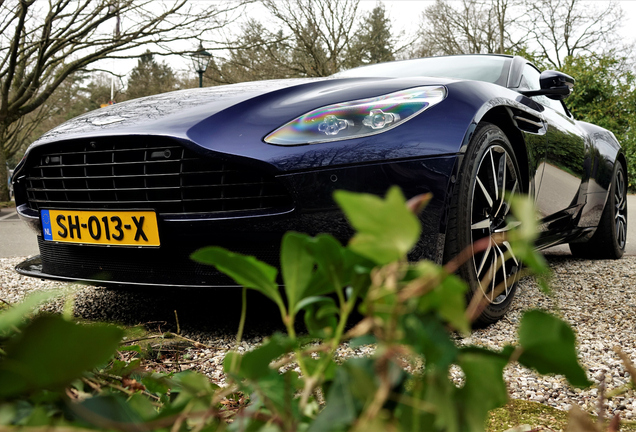 Aston Martin DB11