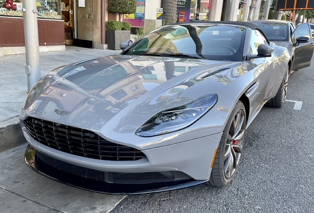 Aston Martin DB11 V8 Volante