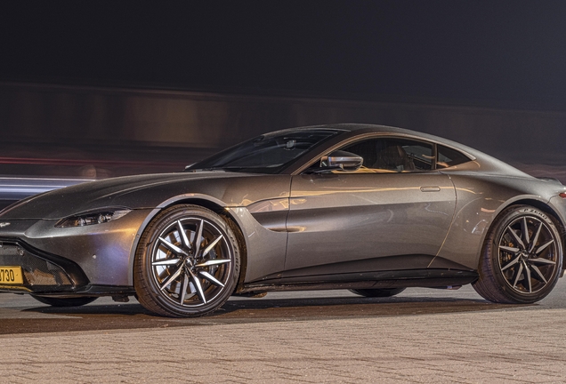 Aston Martin V8 Vantage 2018