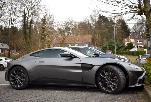 Aston Martin V8 Vantage 2018