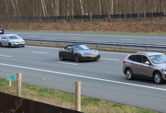 Porsche 992 Carrera 4S Cabriolet