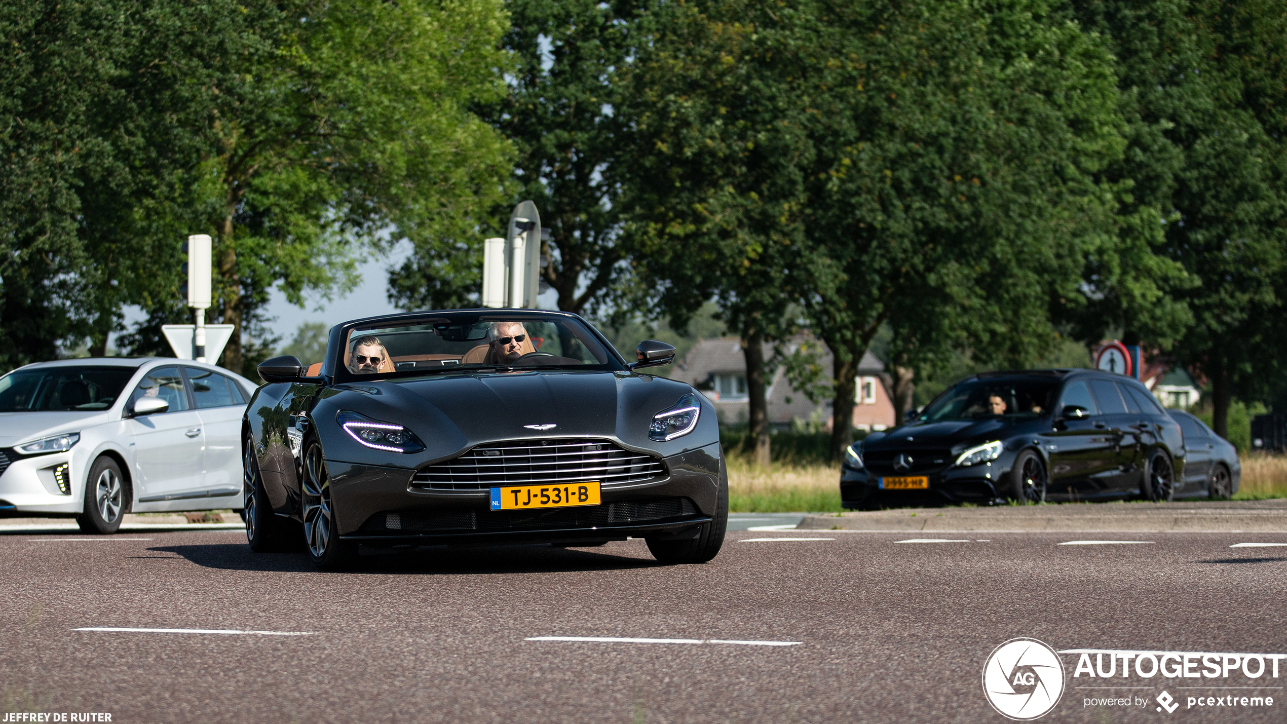 Aston Martin DB11 V8 Volante