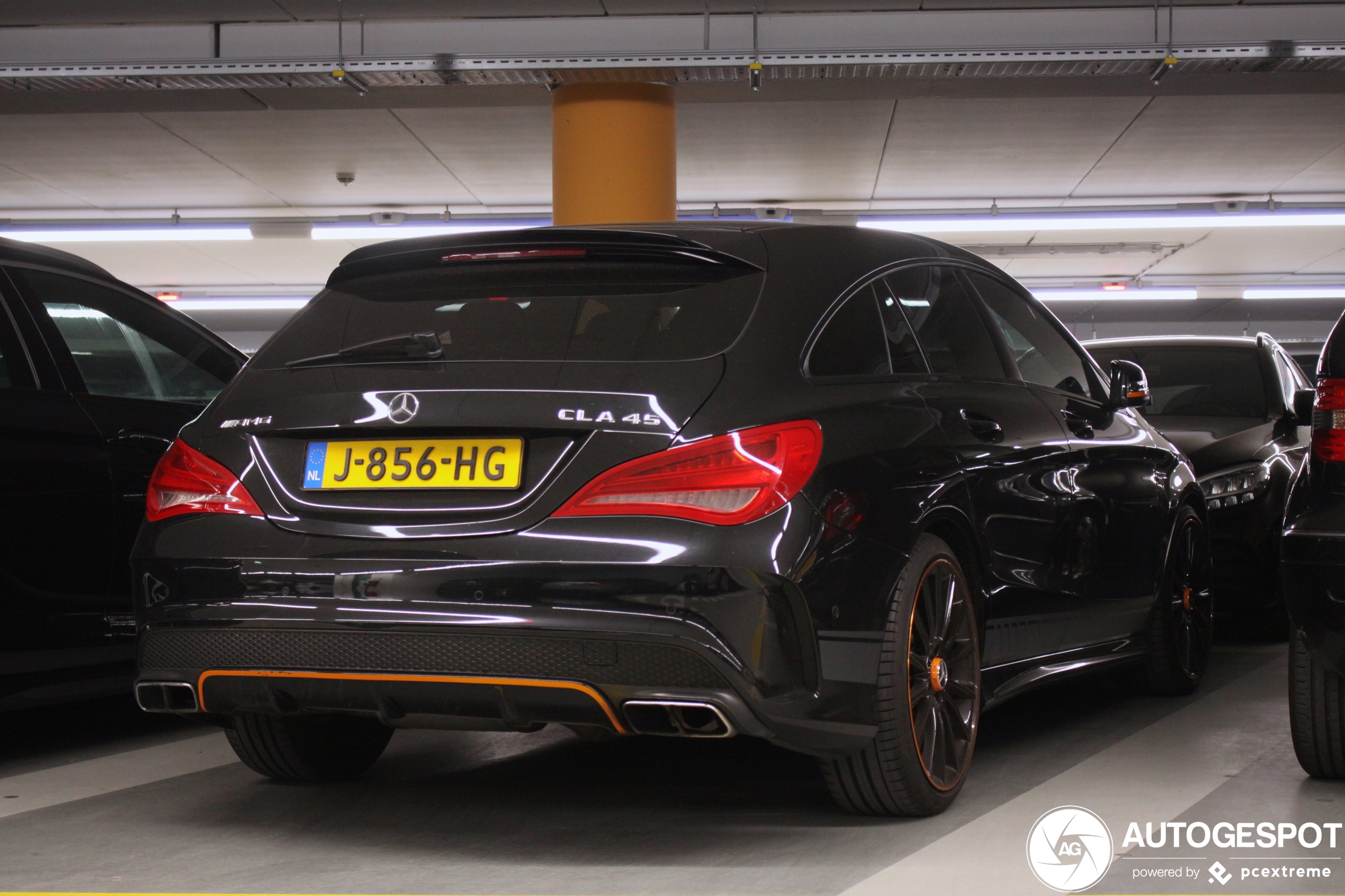 Mercedes-AMG CLA 45 Shooting Brake OrangeArt Edition