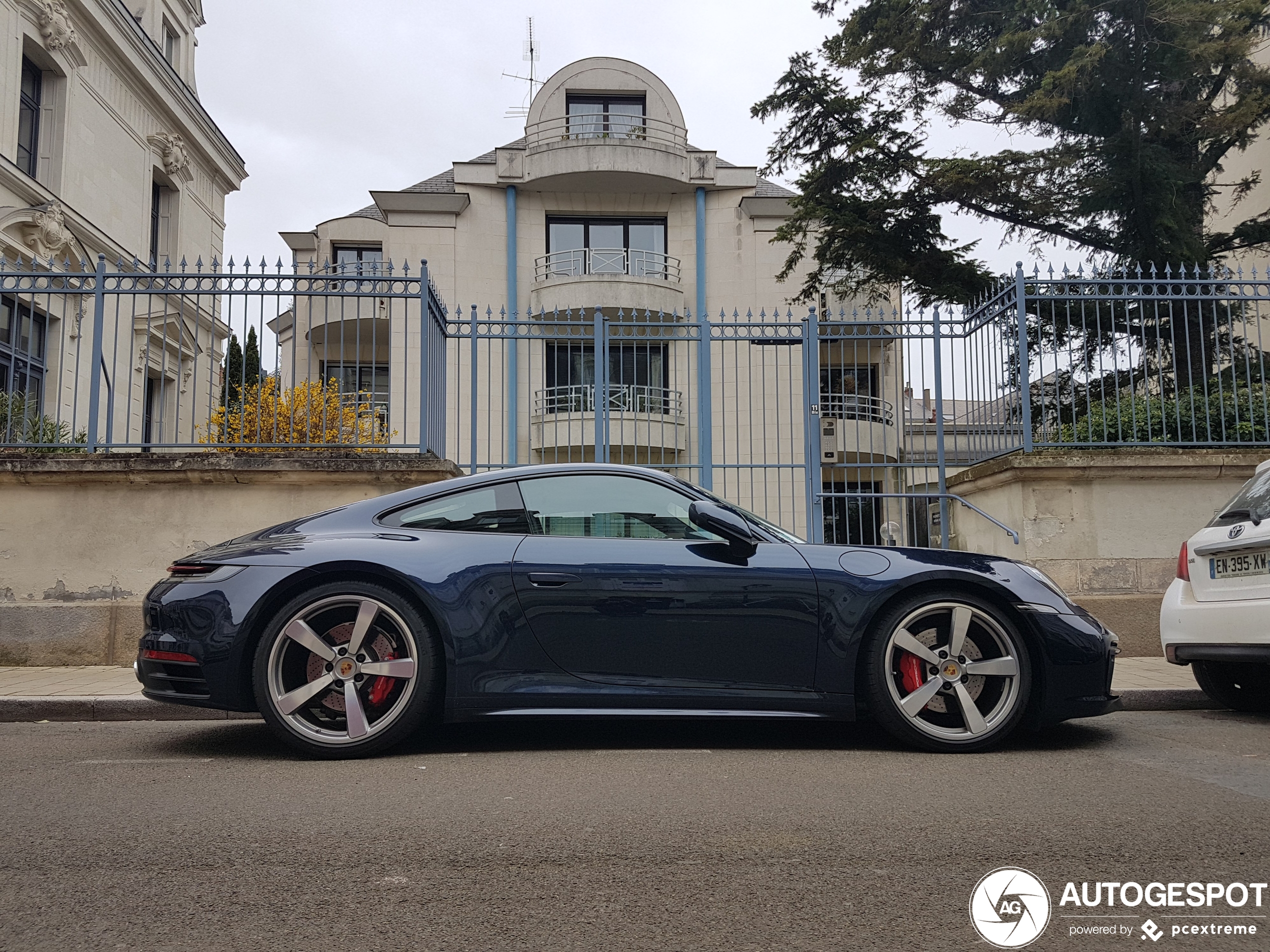 Porsche 992 Carrera 4S