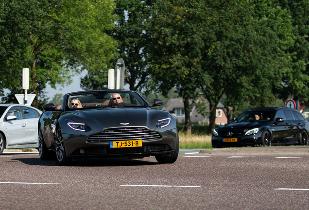 Aston Martin DB11 V8 Volante