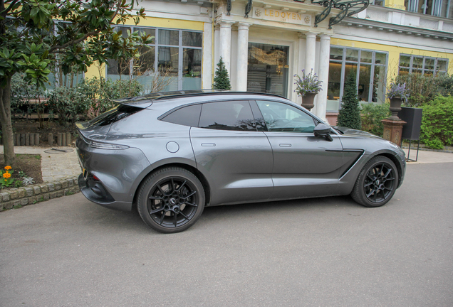 Aston Martin DBX