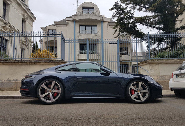 Porsche 992 Carrera 4S