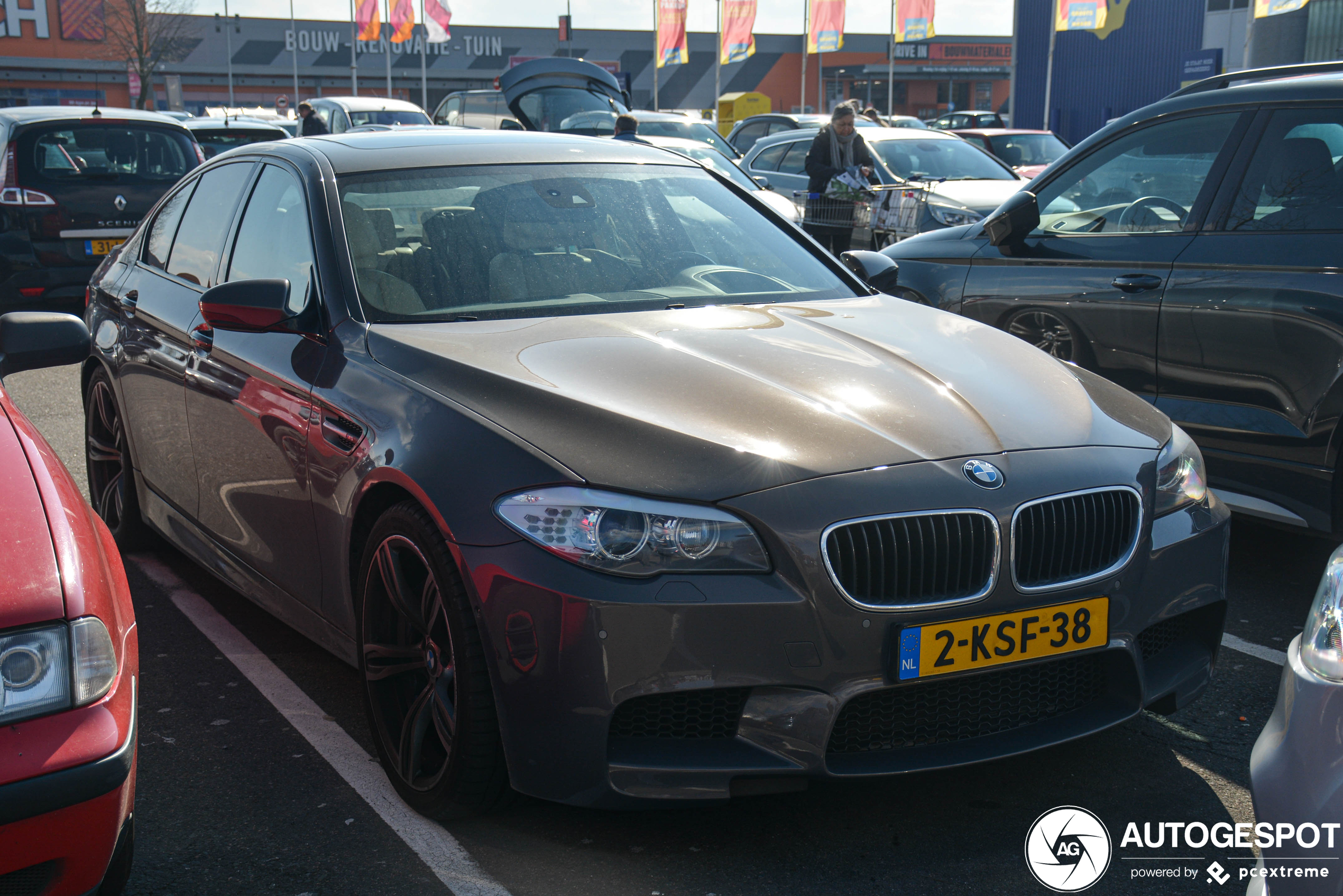 BMW M5 F10 2011